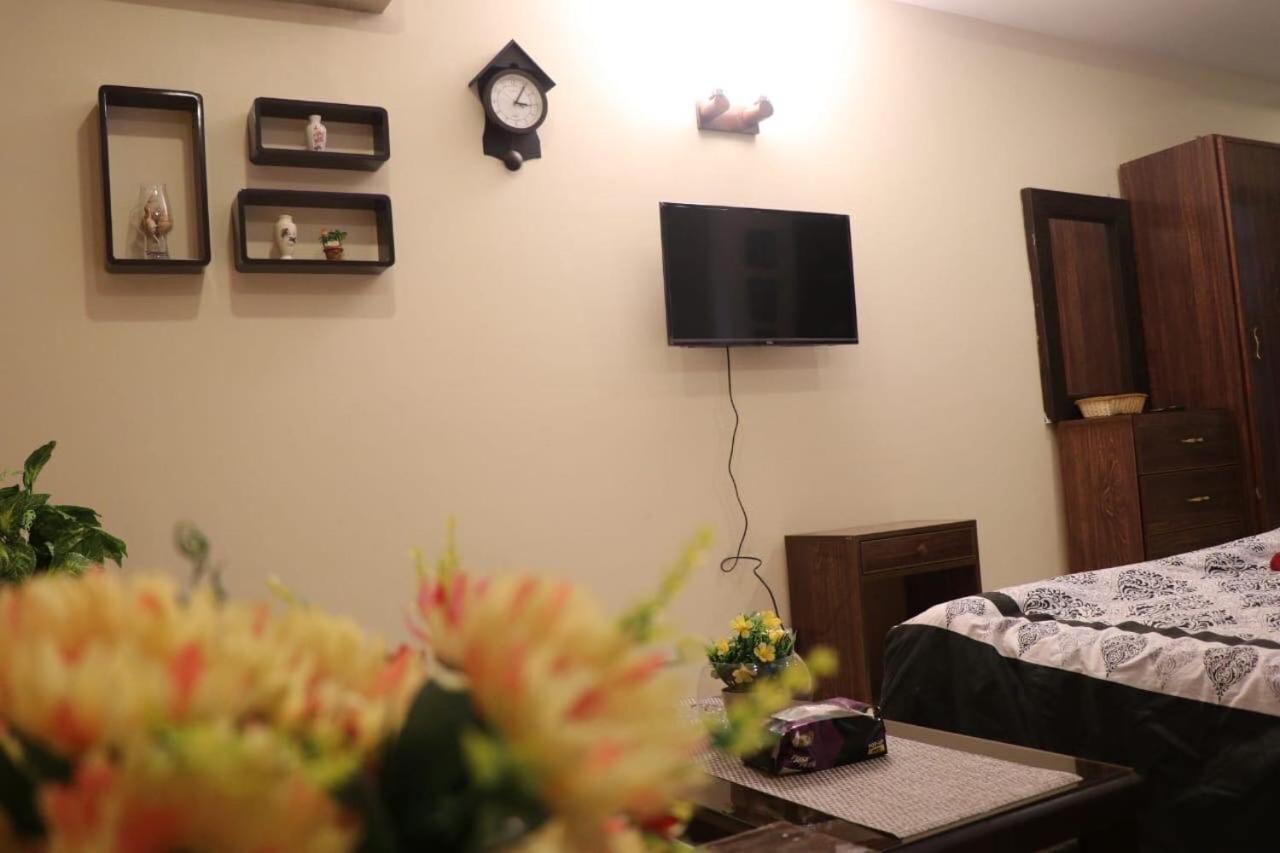 Cozy Studio Apartment In Bahria Town Равалпинди Екстериор снимка